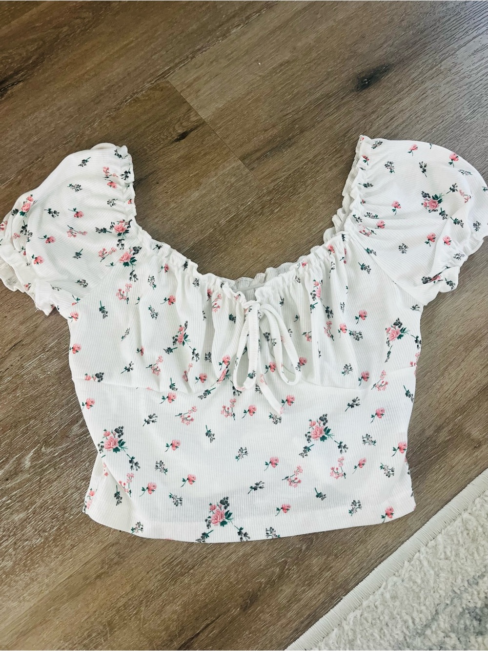 SHEIN White Floral Puff-Sleeve Tie-Front Crop Top